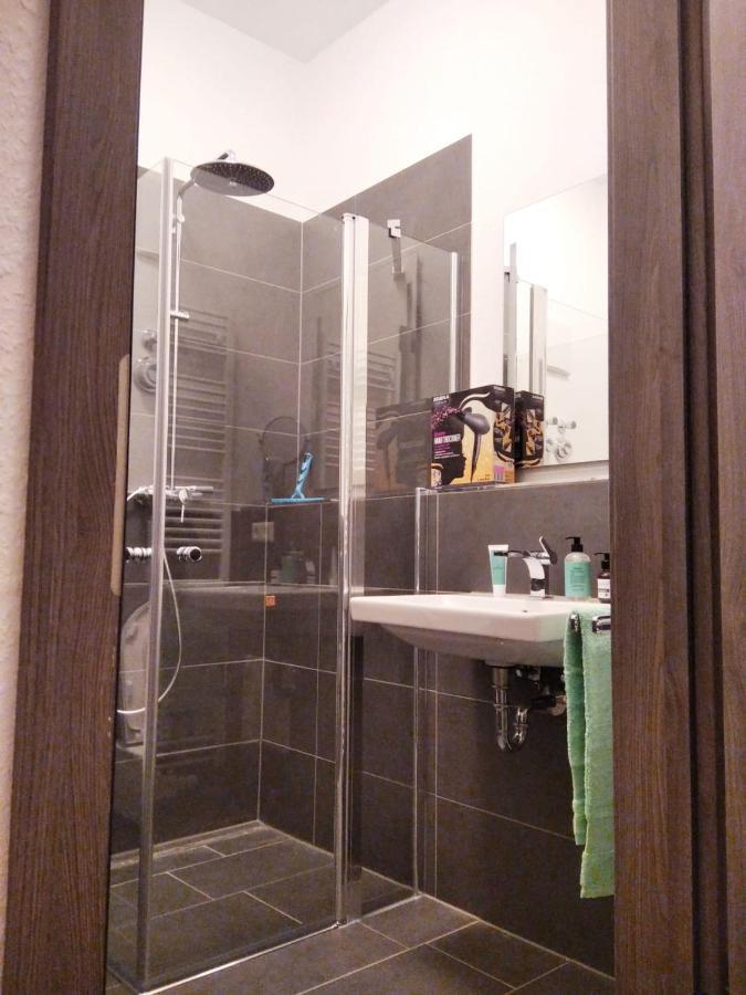 Sroom Stuttgart Flughafen Messe لينفلدن اشتردين المظهر الخارجي الصورة