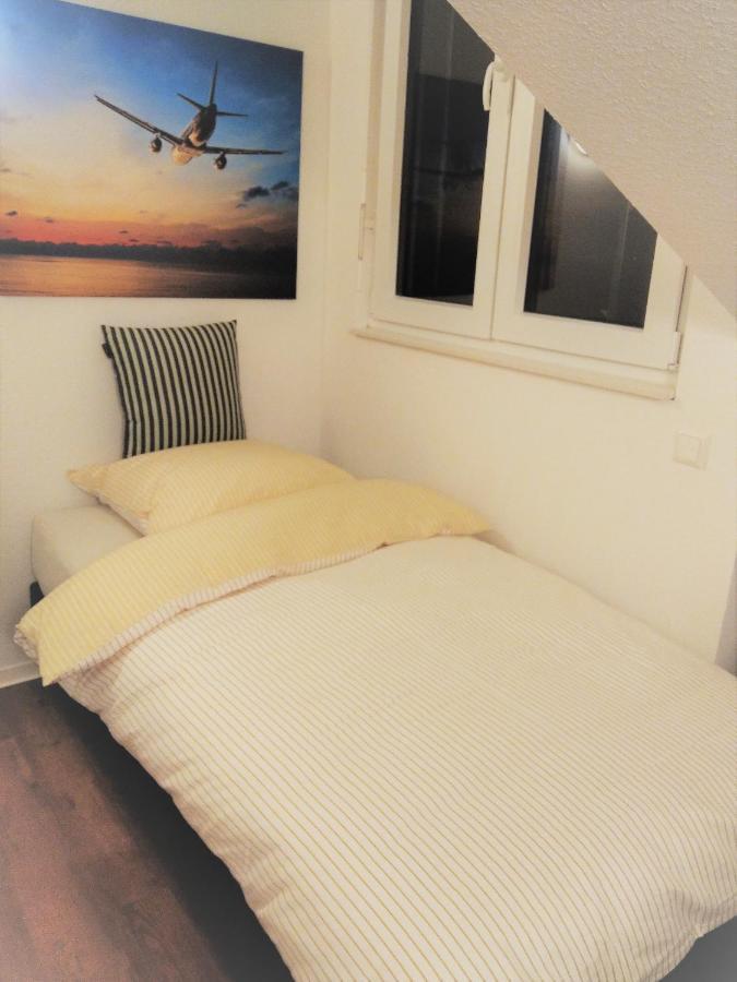 Sroom Stuttgart Flughafen Messe لينفلدن اشتردين المظهر الخارجي الصورة